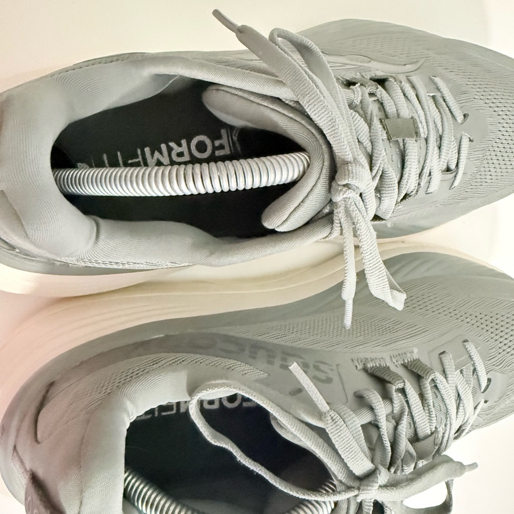 Saucony Hurricane 24 men size 10.5 Gray Athletic Running Shoes with Gum Sole - Picture 11 of 11